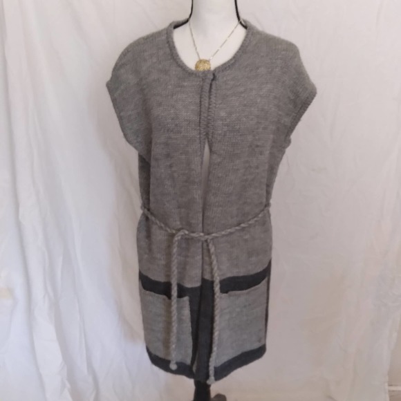 Carolina Herrera Sweaters - Carolina Herrera long gray open sleeveless sweater sz XS